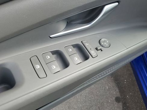 Used 2023 Hyundai Elantra SEL w/ Convenience Package image 16