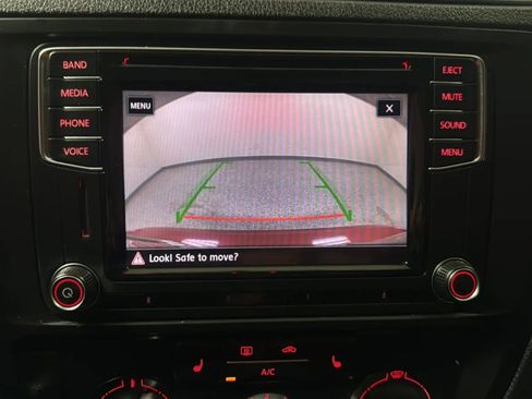 Used 2017 Volkswagen Jetta SE FWD image 14