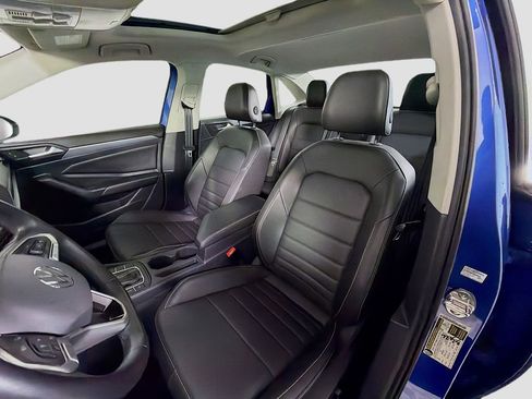Used 2024 Volkswagen Jetta SE FWD image 13