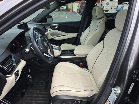 Used 2025 Acura RDX AWD w/ A-Spec & Advance Pkg image 3