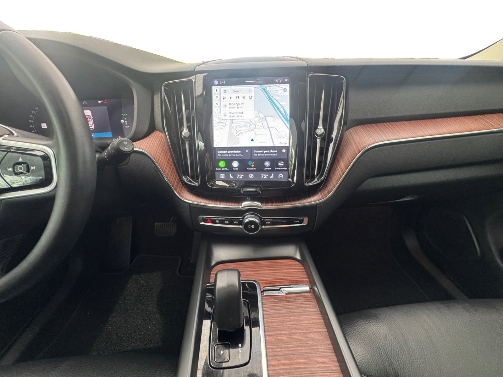 Used 2023 Volvo XC60 T8 Plus AWD/4WD image 13