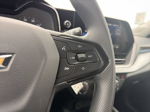 New 2026 Chevrolet Trax LS w/ LS Convenience Package FWD image 6