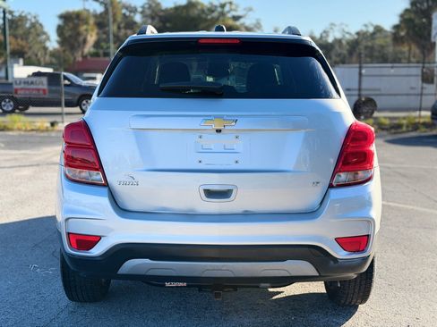 Used 2019 Chevrolet Trax LT w/ LT Convenience Package image 4