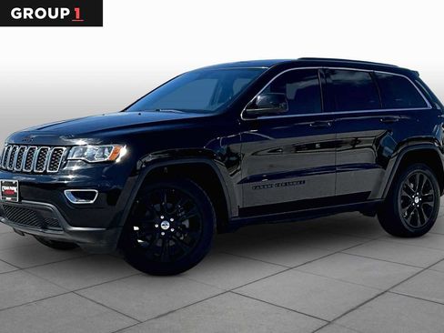 Used 2018 Jeep Grand Cherokee Laredo RWD image 1