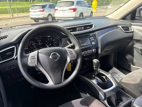 Used 2015 Nissan Rogue S AWD/4WD image 12