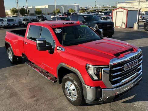 Used 2024 GMC Sierra 3500 SLT w/ SLT Convenience Package image 4