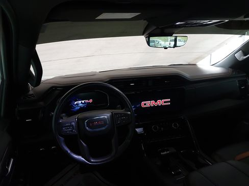Certified 2023 GMC Sierra 1500 AT4 w/ AT4 Premium Package AWD/4WD image 5