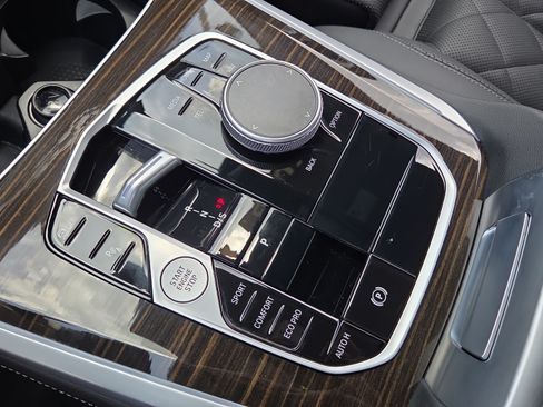 Used 2025 BMW X5 sDrive40i RWD image 10