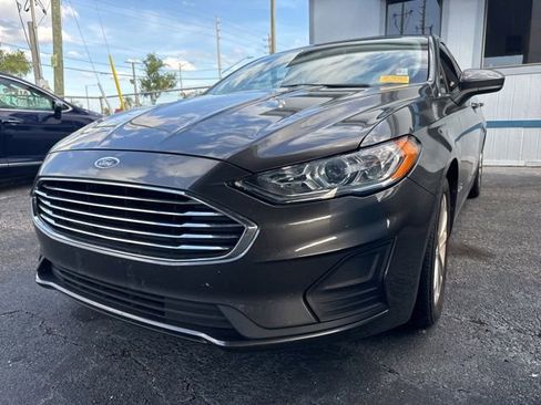 Used 2019 Ford Fusion SE FWD image 5
