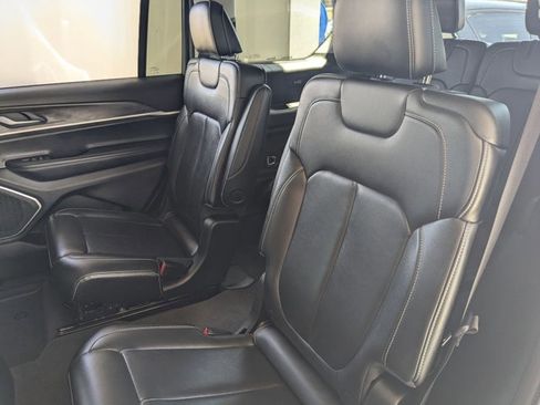 Used 2021 Jeep Grand Cherokee L Limited image 19