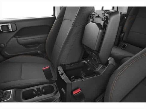 Used 2025 Jeep Gladiator Sport AWD/4WD image 14