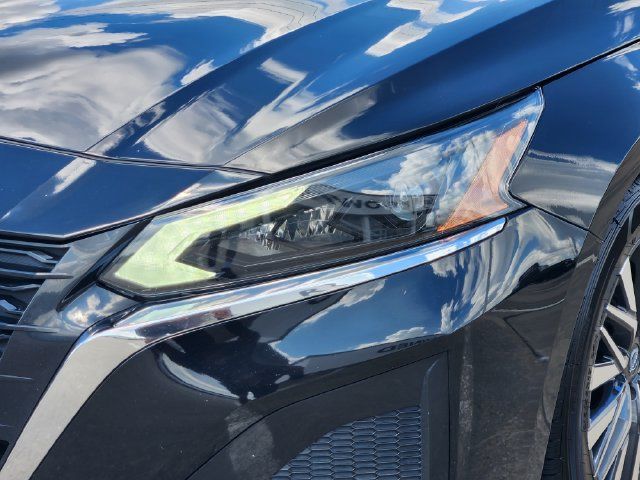 Used 2024 Nissan Altima 2.5 SV FWD image 9