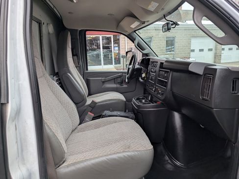 Used 2019 Chevrolet Express 3500 w/ Power Convenience Package image 13