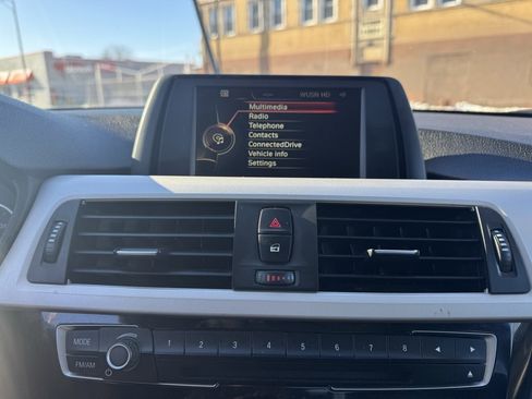 Used 2016 BMW 320i Sedan image 29