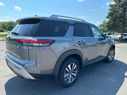 Used 2023 Nissan Pathfinder SL AWD/4WD image 5