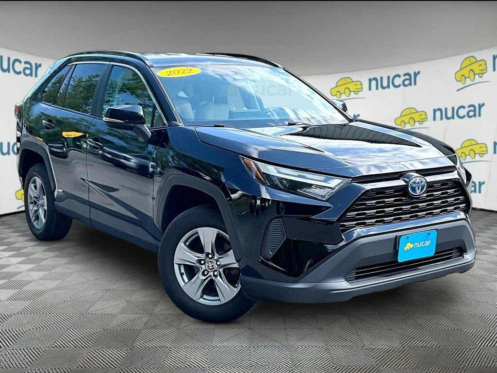 Used 2022 Toyota RAV4 XLE w/ XLE Grade Weather Package AWD/4WD image 1