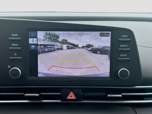 Used 2025 Hyundai Elantra SE FWD image 11