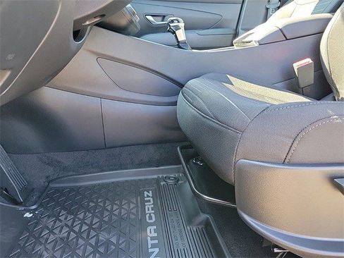 Used 2025 Hyundai Santa Cruz SE image 34