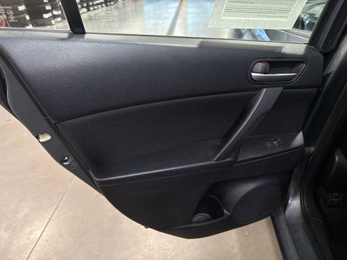 Used 2013 MAZDA MAZDA3 i Touring image 11