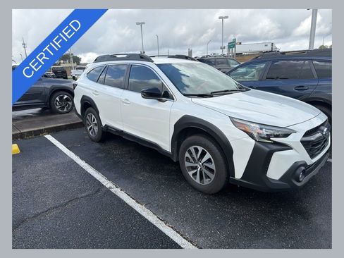 Used 2025 Subaru Outback Premium image 1