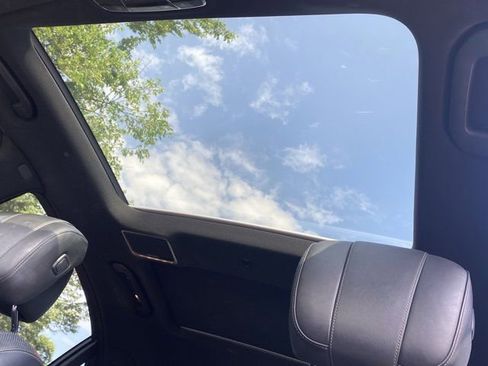 Used 2015 Mercedes-Benz S 550 4MATIC Sedan image 32