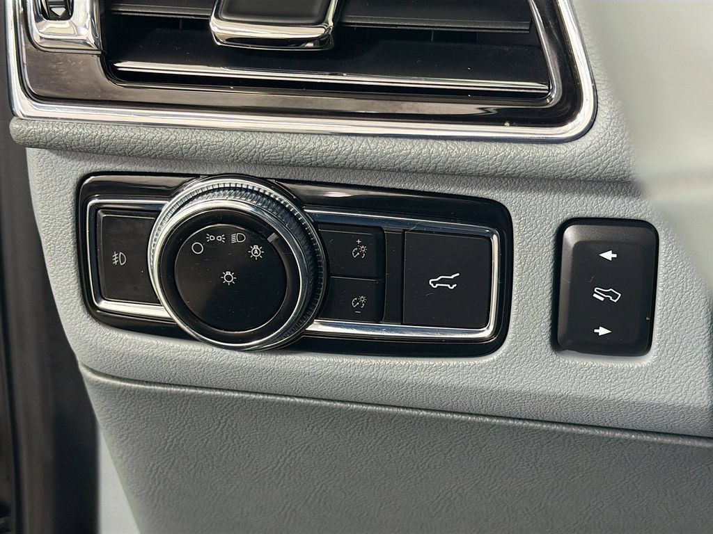 Used 2021 Lincoln Navigator Reserve AWD/4WD image 12