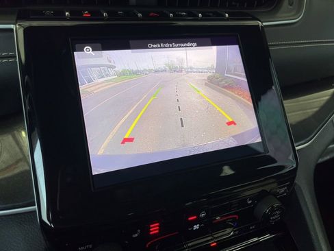 Used 2022 Jeep Grand Cherokee L Laredo image 37