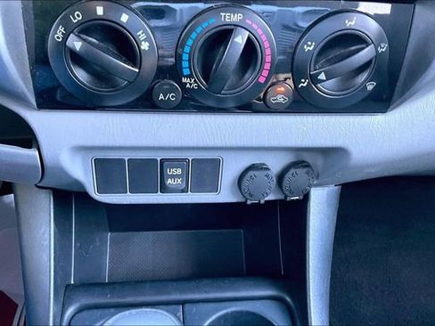 Used 2014 Toyota Tacoma PreRunner w/ TRD Sport Package image 16