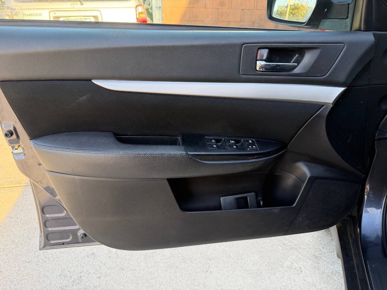 Used 2013 Subaru Outback 2.5i Premium AWD/4WD image 17