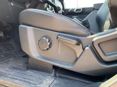 Used 2025 Ford Bronco Badlands AWD/4WD image 32