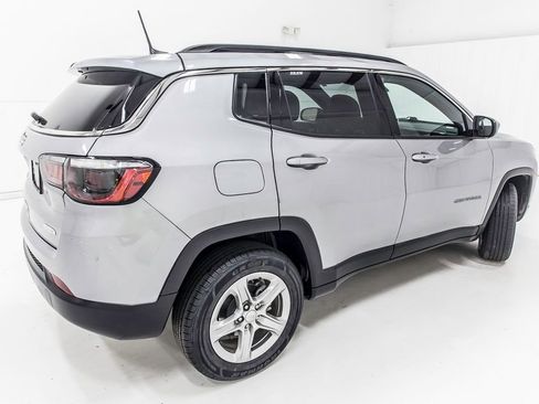 Used 2023 Jeep Compass Latitude AWD/4WD image 8
