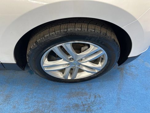 Certified 2021 Chevrolet Equinox Premier image 3