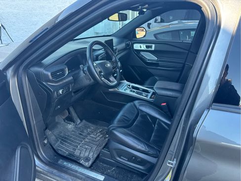 Used 2022 Ford Explorer Platinum w/ Equipment Group 601A image 7