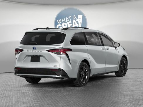 New 2026 Toyota Sienna XSE AWD/4WD image 2