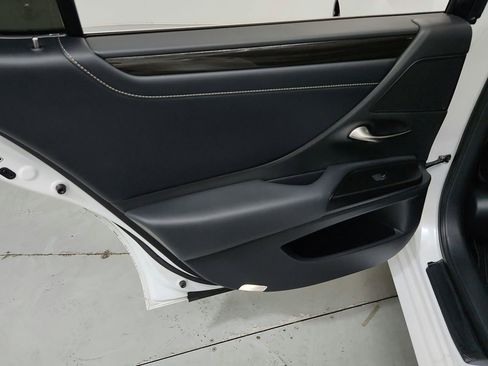 Used 2019 Lexus ES 350 w/ Premium Package FWD image 23