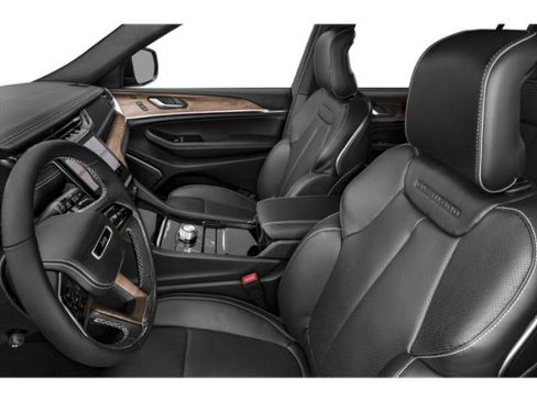 Certified 2023 Jeep Grand Cherokee L Overland w/ Rear Seat Video Group I AWD/4WD image 9
