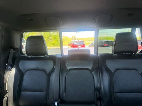Used 2019 RAM 1500 Laramie AWD/4WD image 36