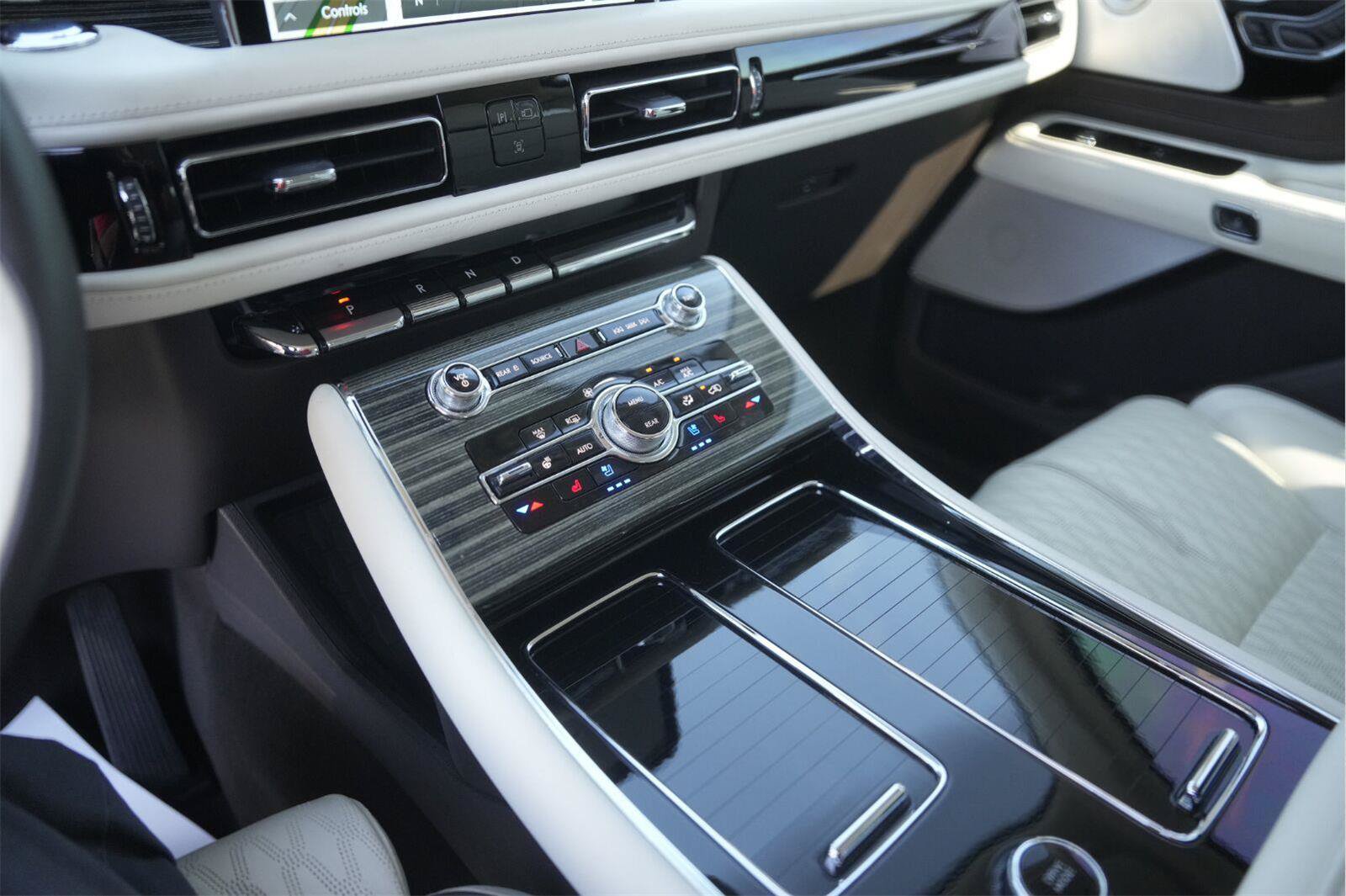 Used 2024 Lincoln Aviator Black Label AWD/4WD image 31