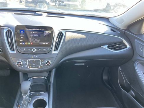 Used 2024 Chevrolet Malibu LT image 13