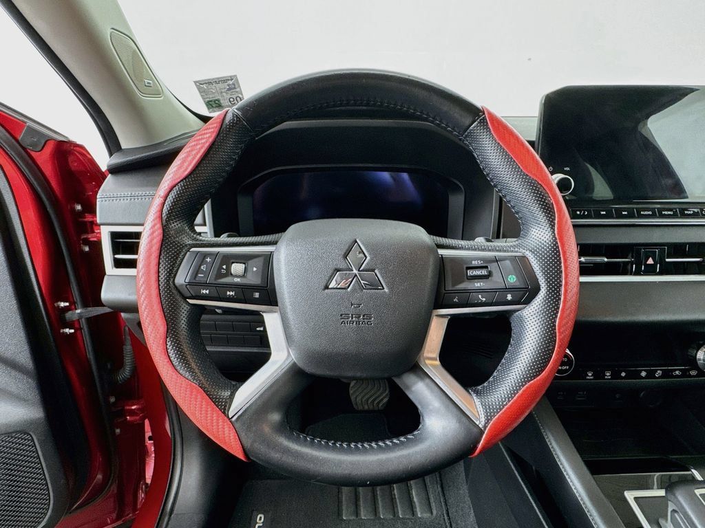 Used 2022 Mitsubishi Outlander SE AWD/4WD image 15