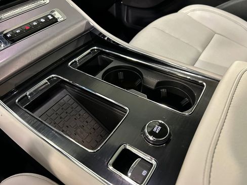 Used 2026 Lincoln Aviator AWD image 19