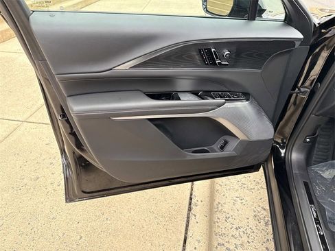 Used 2025 Cadillac Lyriq Luxury w/ LPO, Floor Liner Package image 15