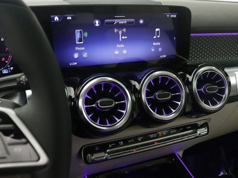 New 2026 Mercedes-Benz GLB 250 image 6