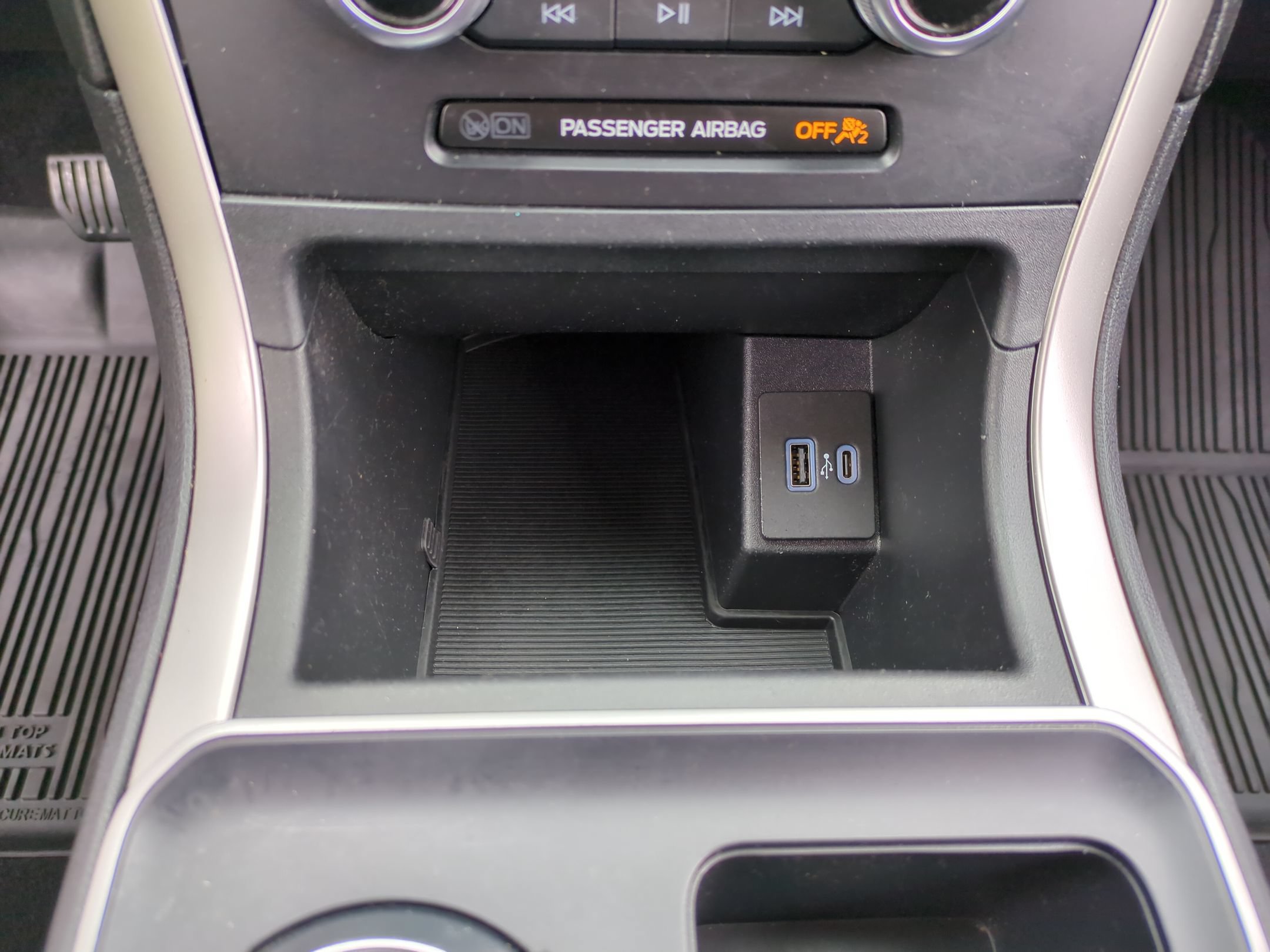 Used 2024 Ford Edge SE w/ Black Appearance Package AWD/4WD image 18
