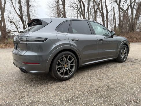 Certified 2021 Porsche Cayenne GTS AWD/4WD image 9
