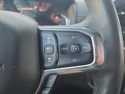 Used 2025 RAM 2500 Laramie AWD/4WD image 17