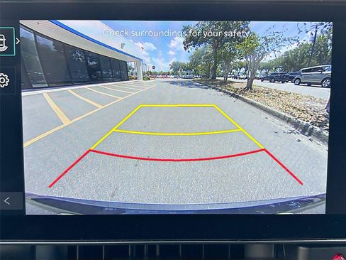 Used 2025 Kia Carnival FWD image 14