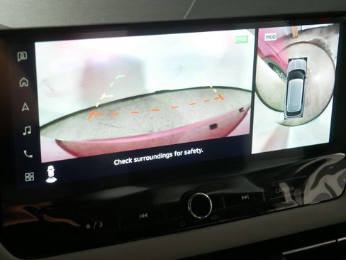 New 2025 Mitsubishi Outlander SE image 9