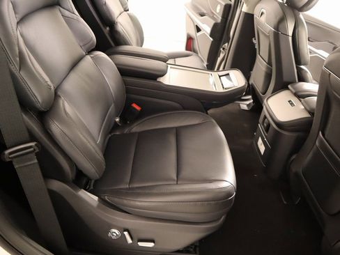 New 2025 Lincoln Navigator Reserve AWD/4WD image 15