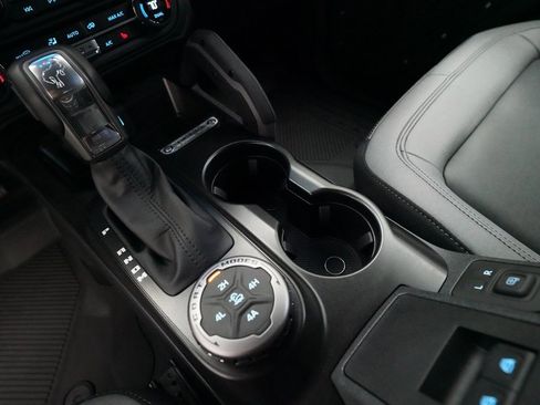 Used 2023 Ford Bronco Big Bend w/ Sasquatch Package image 16